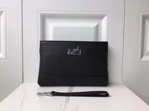 秋ファションのトレンド エルメス2020秋に注目したい HERMES おしゃれさんはいち早く取り ポーチ 一番おしゃれ秋冬トレンド