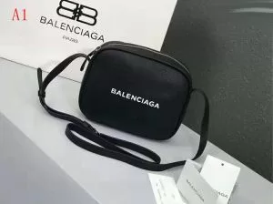 冬季限定販売 バレンシアガ BALENCIAGA ミニバッグ 2020最高ランキング 多色可選 高級感が漂う