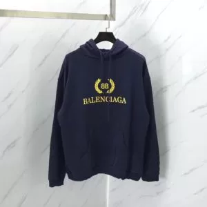 バレンシアガ BALENCIAGA パーカー 目前の注目ブランド 現代的な印象 個性的なモデル
