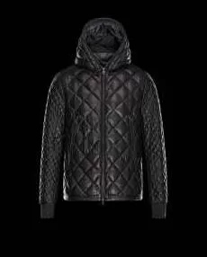 カジュアル　 2020秋冬 moncler モンクレール 軽くて柔らかい　ダウンジャケット