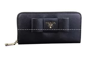 美品　プラダ【PRADA】リボンファスナー付長財布 並行輸入品 P05B