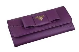 美品　プラダ【PRADA】リボンファスナー付長財布 並行輸入品 P05H