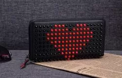 お買い物 2020 Christian Louboutinクリスチャンルブタン ファション性ある財布