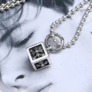 この夏は注目新作 クロムハーツ抜け感スゴイ CHROME HEARTS ペンダントトップ 今っぽいトレンド