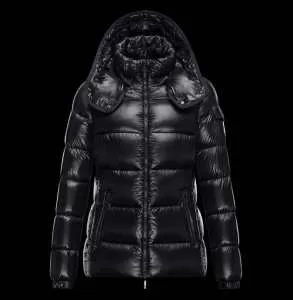 2020秋冬 一味違うケーブル編みが魅力満点 MONCLER モンクレール ダウンジャケット