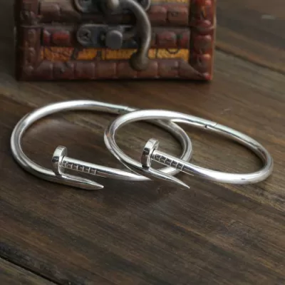 主役になる存在感 2020 クロムハーツ CHROME HEARTS シルバー925 バングル