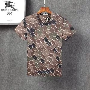 3色可選 バーバリー普段見ないデザインばかり BURBERRY 高級感のある素材 半袖Tシャツ 価格帯が低い