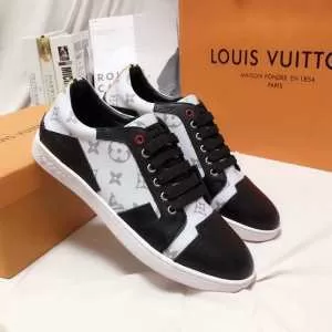 おしゃれに秋を迎えるために ルイ ヴィトン LOUIS VUITTON 人気ブランドの秋冬新色 ランニングシューズ 2020トレンドカラー秋冬セール