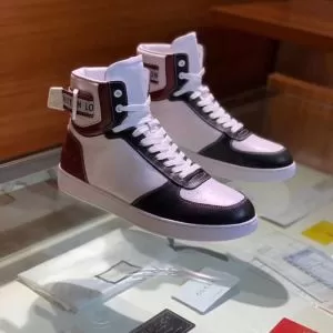 ハイトップシューズ 2020春夏の大注目トレンド おすすめ大人かわいい着こなし ルイ ヴィトン LOUIS VUITTON