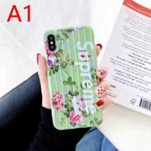 2色可選 シュプリーム 2020秋冬トレンド押さえておきたい SUPREME サイズのよさを感じる新作 スマートフォンケース 注目の秋ファッション一番