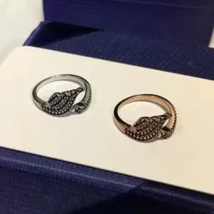 スワロフスキー SWAROVSKI 指輪 4色可選 2020春夏も引き続きトレンド 春夏のトレンドアイテム