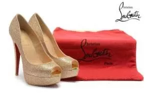 2020最旬アイテム Christian Louboutin クリスチャンルブタンパンプス