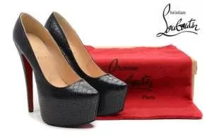 2020 入手困難 Christian Louboutin クリスチャンルブタンパンプス