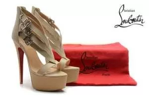 2020 人気が爆発 Christian Louboutin クリスチャンルブタンパンプス