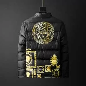 ヴェルサーチ 今年の流行りファション VERSACE 最新秋冬トレンドをチェック202020秋冬 メンズ ダウンジャケット 絶対おさえるべきカラーと最新