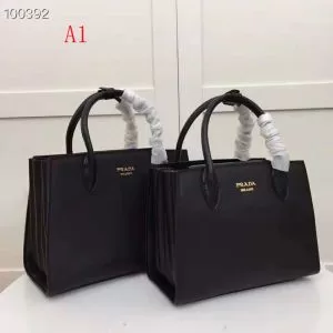 秋冬超人気の最新作 話題の新作到着 PRADA プラダ ハンドバッグ 多色可選