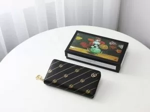 シンプルで大人っぽい印象が素敵 グッチ GUCCI 財布 2020年春夏のトレンド