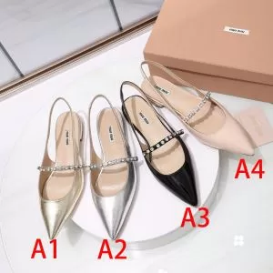 に着たい る春夏おすすめの人気商品 ミュウミュウ MIUMIU ローファー 4色可選