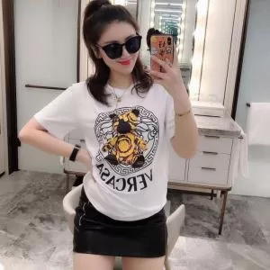 2色可選 ファッショニスタを中心に新品が非常に人気 ヴェルサーチ VERSACE 半袖Tシャツ2020話題の商品