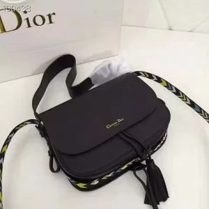 ショルダーバッグ 海外先行発売今季新作登場 3色可選 ディオール DIOR 主役級のアイテム