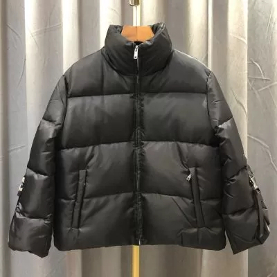 PRADA プラダ 綿服/ダウンジャケット 存在感◎