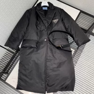 PRADA プラダ 綿服/ダウンジャケット ◆モデル愛用◆
