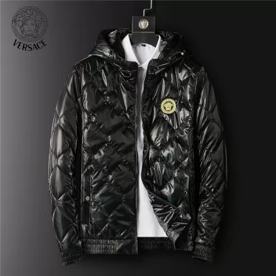VERSACE ヴェルサーチェ 綿服/ダウンジャケット 着心地 の良い 贈り物にも◎