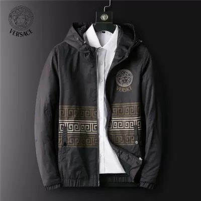 VERSACE ヴェルサーチェ 綿服/ダウンジャケット カジュアルに着こなせるデザイン 贈り物にも◎