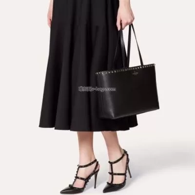 ヴァレンティノ VALENTINO ★安心★追跡付 手持ち&ショルダー掛け 販売店舗限定モデル
