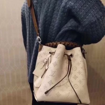 ルイヴィトン LOUIS VUITTON ★安心★追跡付 手持ち&ショルダー掛け 最新商品即完売 M55800