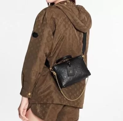ルイヴィトン LOUIS VUITTON ★安心★追跡付 手持ち&ショルダー掛け 最新商品即完売 M56319