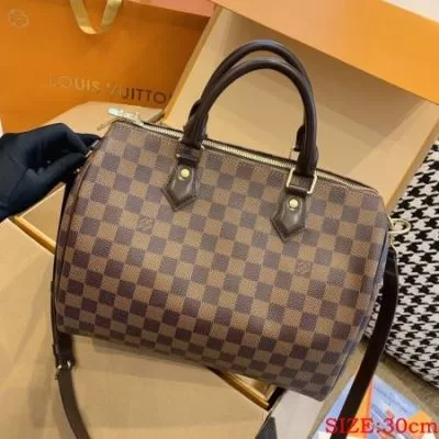ルイヴィトン LOUIS VUITTON ★安心★追跡付 手持ち&ショルダー掛け 最新商品即完売 足下注目してくれる