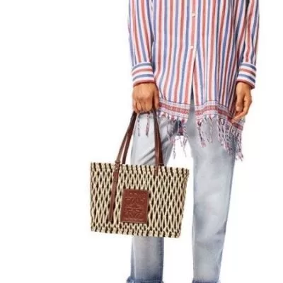 ロエベ LOEWE ★安心★追跡付 ハンドバッグ 人気話題 激レア 入手困難
