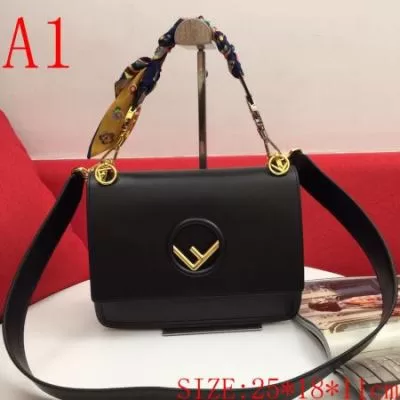 フェンデイ FENDI ★安心★追跡付 手持ち&ショルダー掛け 最新商品即完売 完売必須