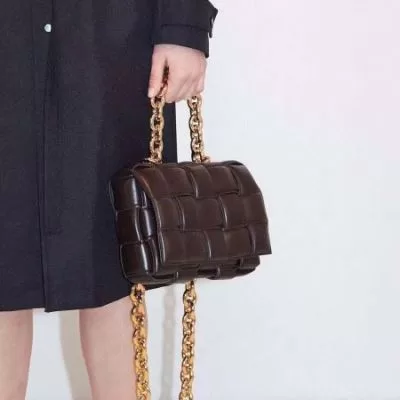 ボッテガヴェネ BOTTEGA VENETA ★安心★追跡付 手持ち&ショルダー掛け 最新商品即完売 新作売切れ続出