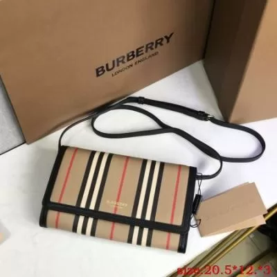 バーバリー BURBERRY ★安心★追跡付 肩掛けバッグ / ワンショルダーバッグ 人気話題 完売必須