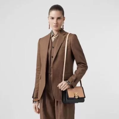 バーバリー BURBERRY ★安心★追跡付 肩掛けバッグ / ワンショルダーバッグ/ポーチ 今年も人気