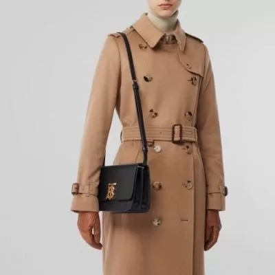 バーバリー BURBERRY ★安心★追跡付 肩掛けバッグ / ワンショルダーバッグ/ポーチ 最新商品即完売 最新☆大人気☆話題沸騰