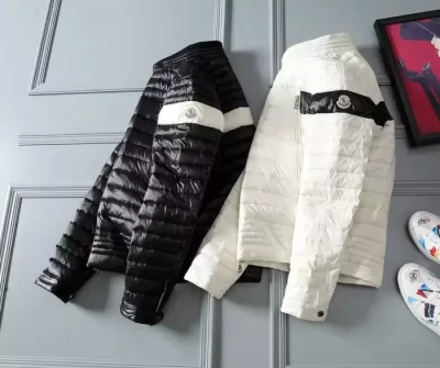 柔らかなMONCLER モンクレール 上質 大人気保温効果は抜群 ダウンジャケット