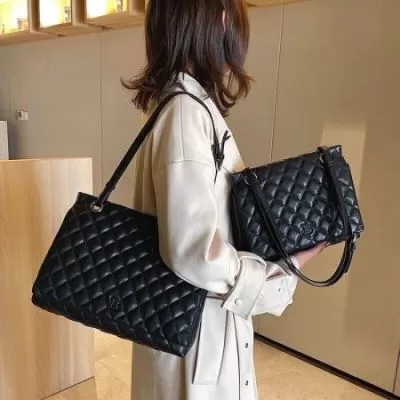 バレンシアガ BALENCIAGA ★安心★追跡付 肩掛けバッグ/ポーチ 格安新作