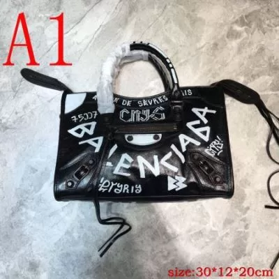 バレンシアガ BALENCIAGA ★安心★追跡付 手持ち&ショルダー掛け 先行予約アイテム
