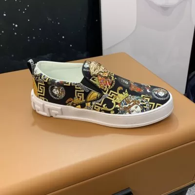 カジュアルシューズ/スニーカー ヴェルサーチ VERSACE 人気 ランキング 激レア 入手困難
