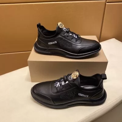 カジュアルシューズ/スニーカー ヴェルサーチ VERSACE 今年も人気 大注目国内完売数量限定