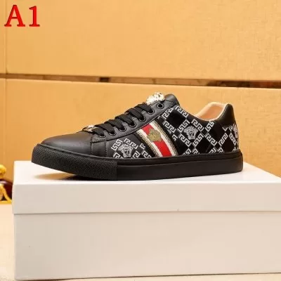カジュアルシューズ/スニーカー ヴェルサーチ VERSACE 今年も人気 最安に挑戦