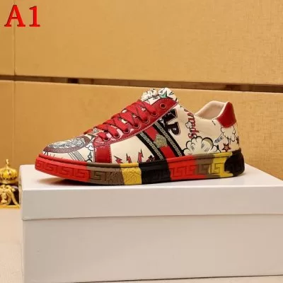カジュアルシューズ/スニーカー ヴェルサーチ VERSACE 今年も人気 日本即完売予想