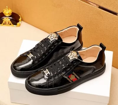 カジュアルシューズ/スニーカー ヴェルサーチ VERSACE 今年も人気 限定デザイン大人気完売前に