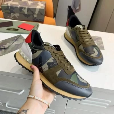 カジュアルシューズ/スニーカー ヴァレンティノ VALENTINO 今年も人気 人気新商品