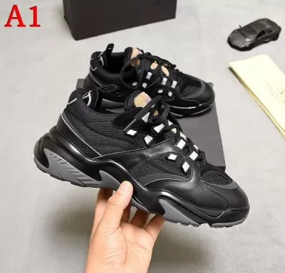 カジュアルシューズ/スニーカー ヴァレンティノ VALENTINO 今年も人気 期間限定価格