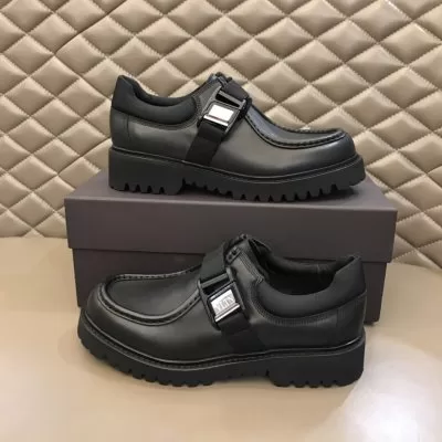 カジュアルシューズ/スニーカー ヴァレンティノ VALENTINO 今年も人気 完売必須