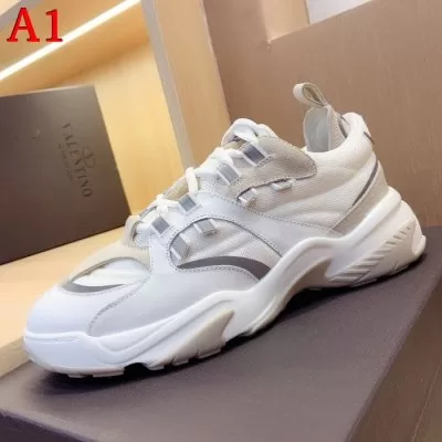 カジュアルシューズ/スニーカー ヴァレンティノ VALENTINO 今年も人気 愛用ブランド